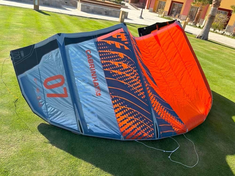 Complete topkwaliteit kitesurfset 7 + 9 mtr + bar + board, Ophalen, Twintip, 9 m², Zo goed als nieuw