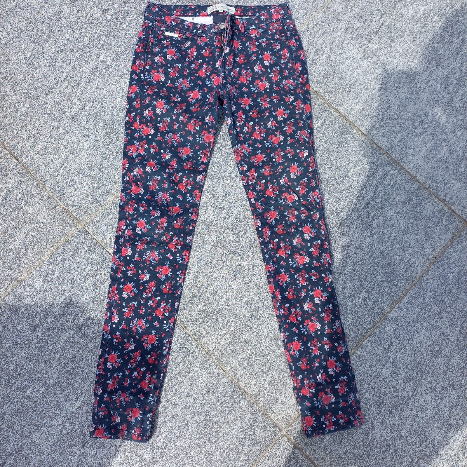leuke strech broek van clockhouse maat XS koopje nu, Kleding | Dames, Broeken en Pantalons, Blauw, Ophalen of Verzenden, Zo goed als nieuw