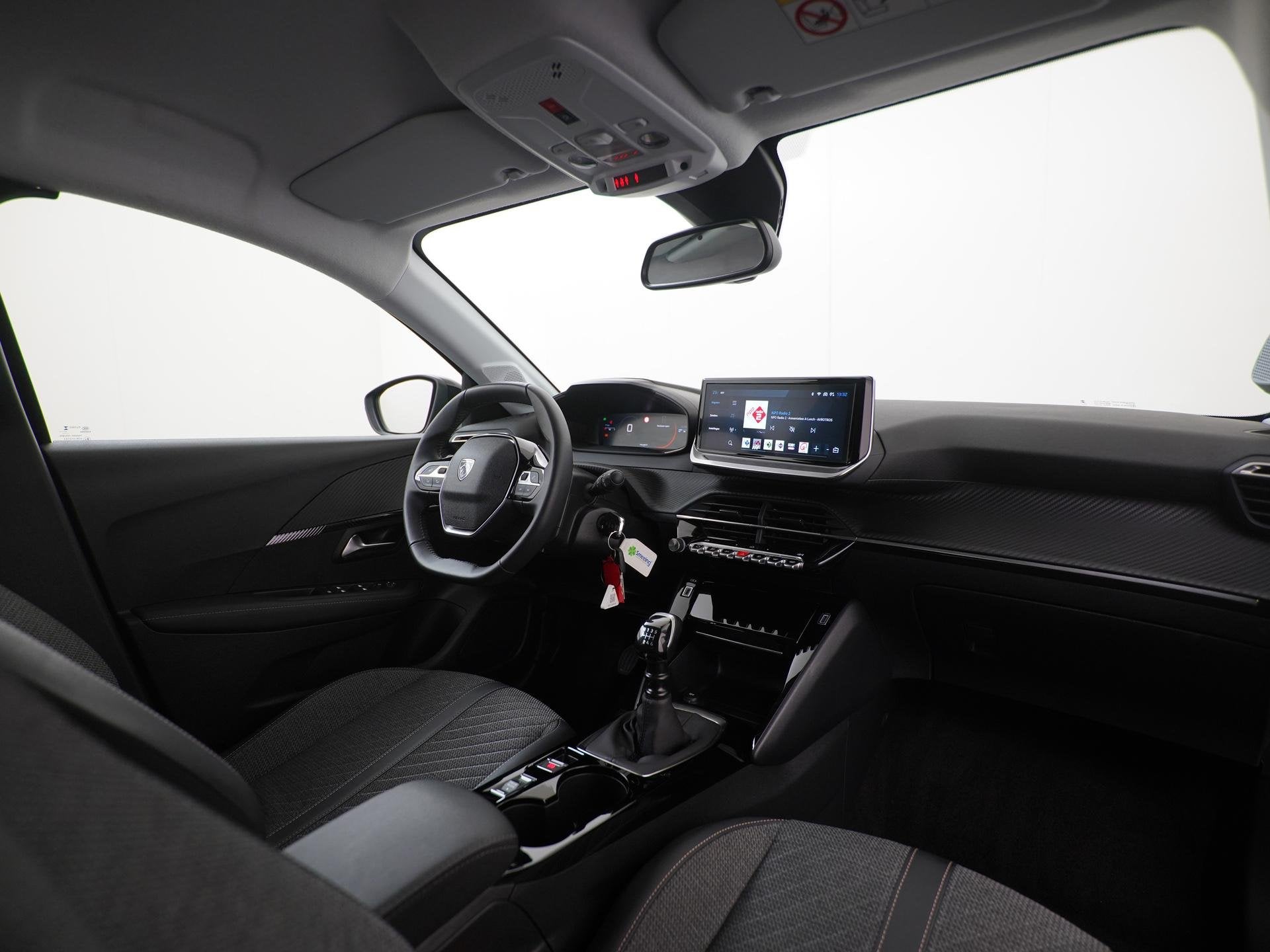 Peugeot 208 1.2 PureTech 100pk Allure | Apple Carplay | Park, Auto's, Voorwielaandrijving, 101 pk, Gebruikt, Euro 6