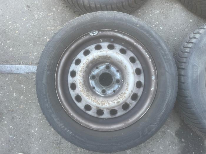 Velgen set + banden van een Volkswagen Caddy, Gebruikt, -, Verzenden, -