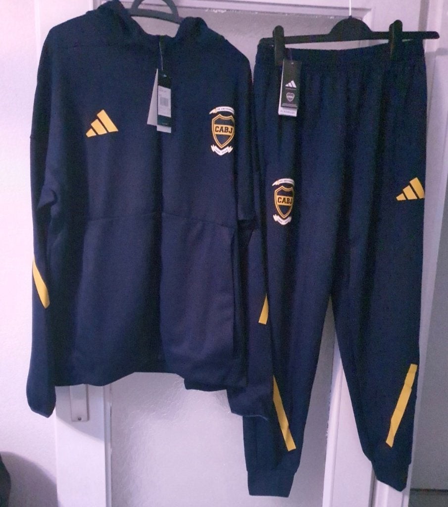 Nieuw Adidas Boca Juniors Trainingspak met capuchon Maat: XL, Meerkleurig, Ophalen of Verzenden, Adidas, Voetbal