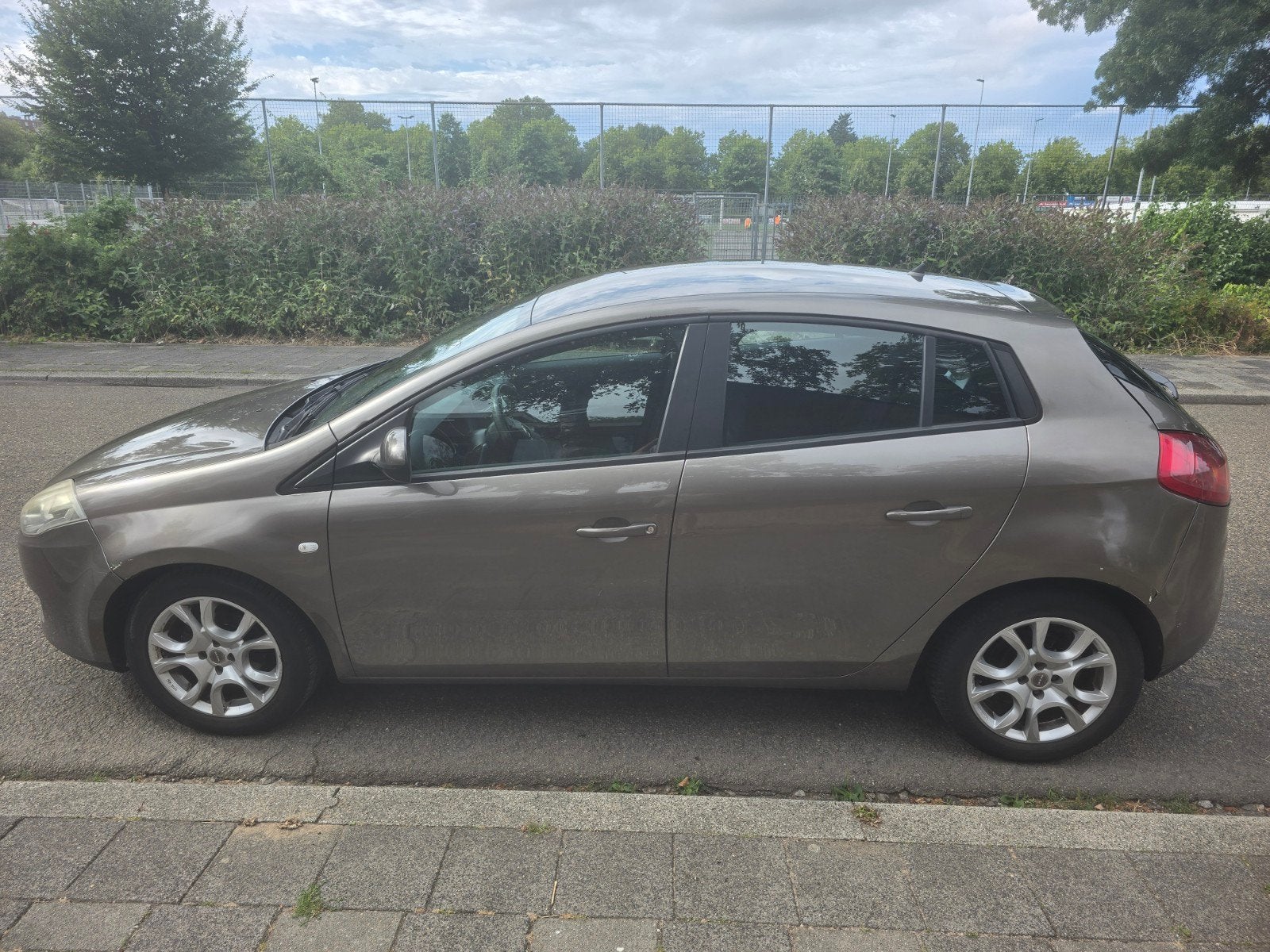 Fiat Bravo 1.4 Benzine 2010 – 172.756 km – APK 30-09-2026, Auto's, Bruin, Particulier, Bravo, Hatchback
