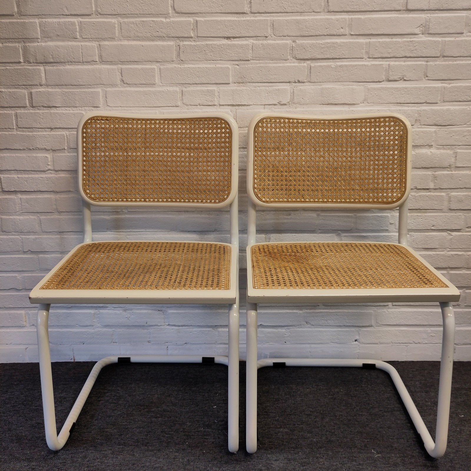 Set van twee Cesca webbing stoelen, Huis en Inrichting, Gebruikt, Hout, Wit, Ophalen of Verzenden