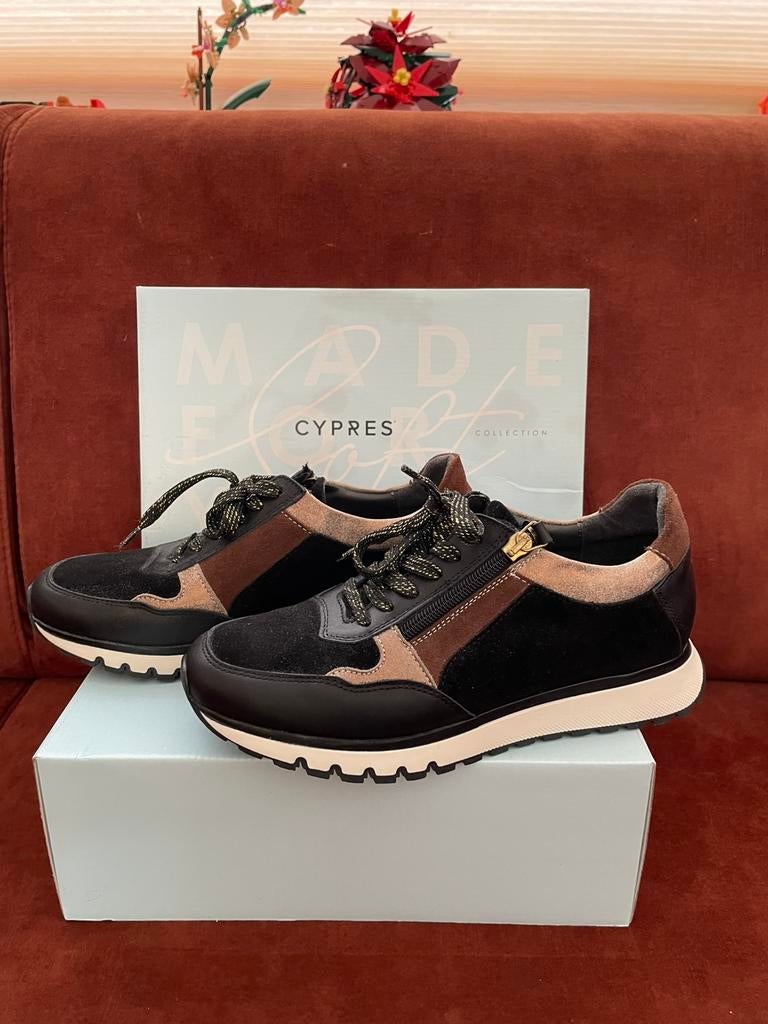 Nieuwe sneakers Cypres maat 38, Zwart, Nieuw, Ophalen of Verzenden, Sneakers of Gympen