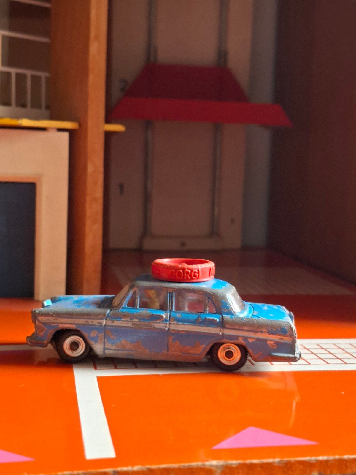Corgi Toys Austin A60 Rijschool met werkend stuur, Ophalen of Verzenden, Gebruikt, Auto, Corgi