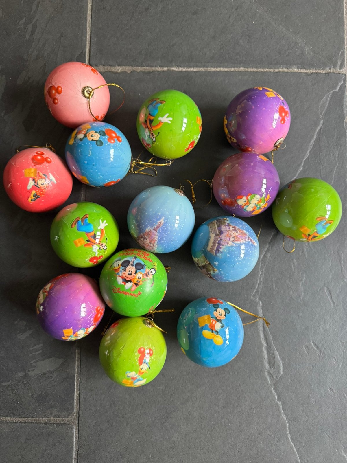 14 gekleurde Disney kerstballen €7,50, Ophalen of Verzenden, Gebruikt