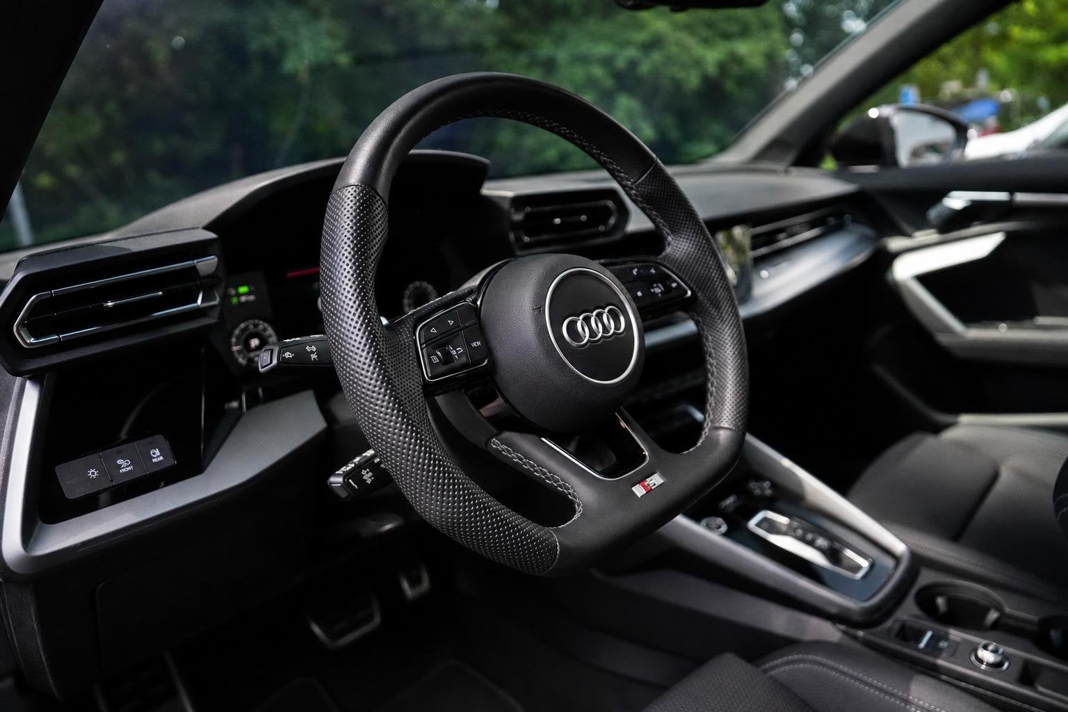 Foto 6 van Audi A3 Sportback 40 TFSI e S edition | Pano | Matrix | Carp