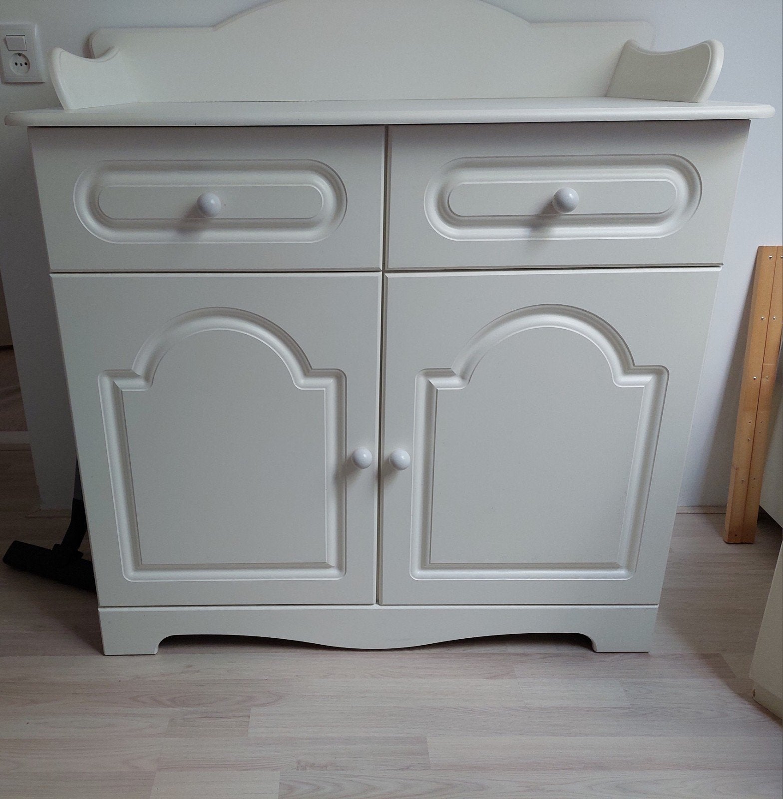 Commode & wandplank Daphne/Born Lucky Ohio/Cabino, Ophalen, 50 tot 70 cm, 105 cm of meer, 100 cm of meer