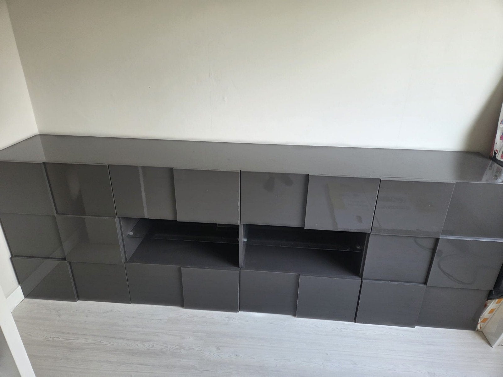 Moderne hoogglans tv-meubel/dressoir - Grijs, Ophalen, Overige materialen, Modern, Hoogglans, Gebruikt