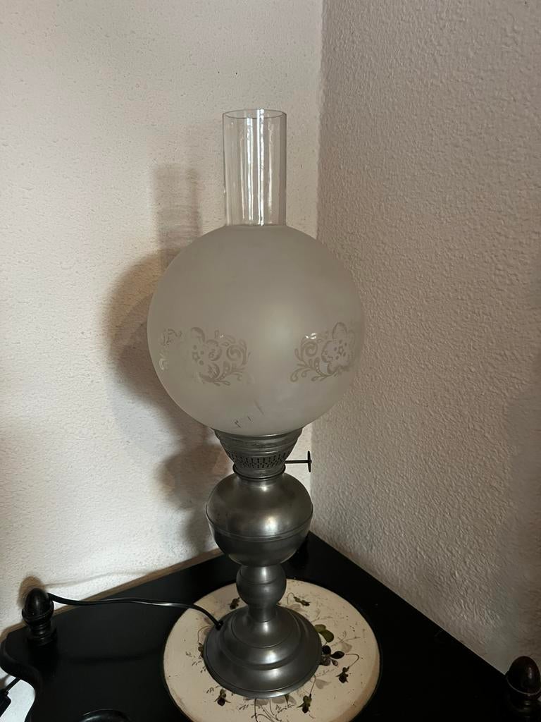 Mooie elektrische tinnen lamp naar model olielamp., Ophalen of Verzenden, Zo goed als nieuw, Minder dan 50 cm