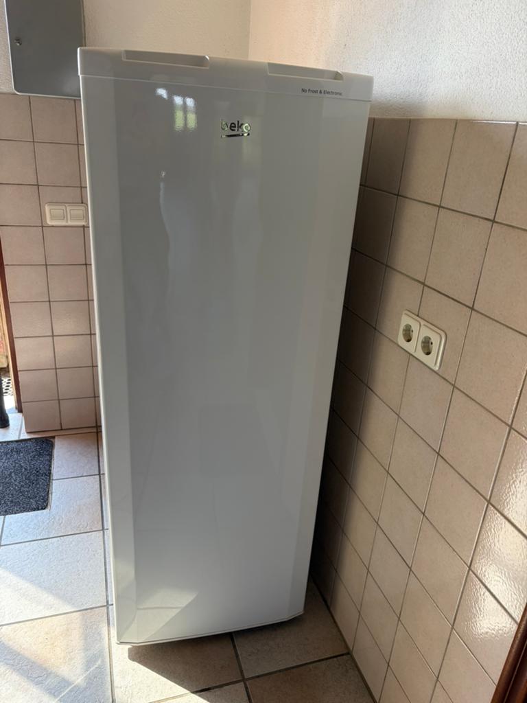 Beko diepvries, Witgoed en Apparatuur, Vriezers en Diepvrieskisten, Gebruikt, Minder dan 60 cm, 140 tot 160 cm, Vrijstaand