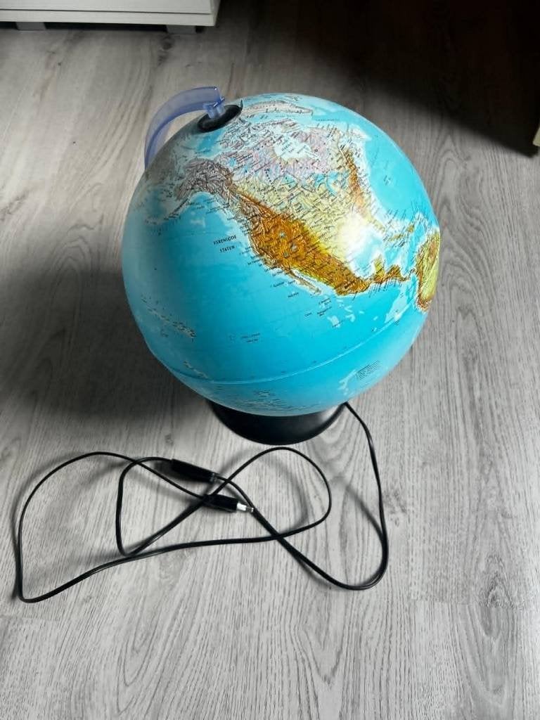Verlichte Wereldbol - Educatief en Decoratief, Verzenden, Educatief, Zo goed als nieuw, Natuurlijk materiaal