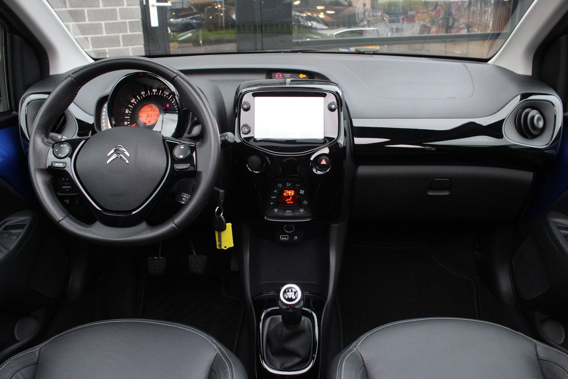 Citroën C1 1.0 VTi Airscape Shine / Carplay / Leer / Stoelv, Voorwielaandrijving, Gebruikt, Met garantie (alle), C1