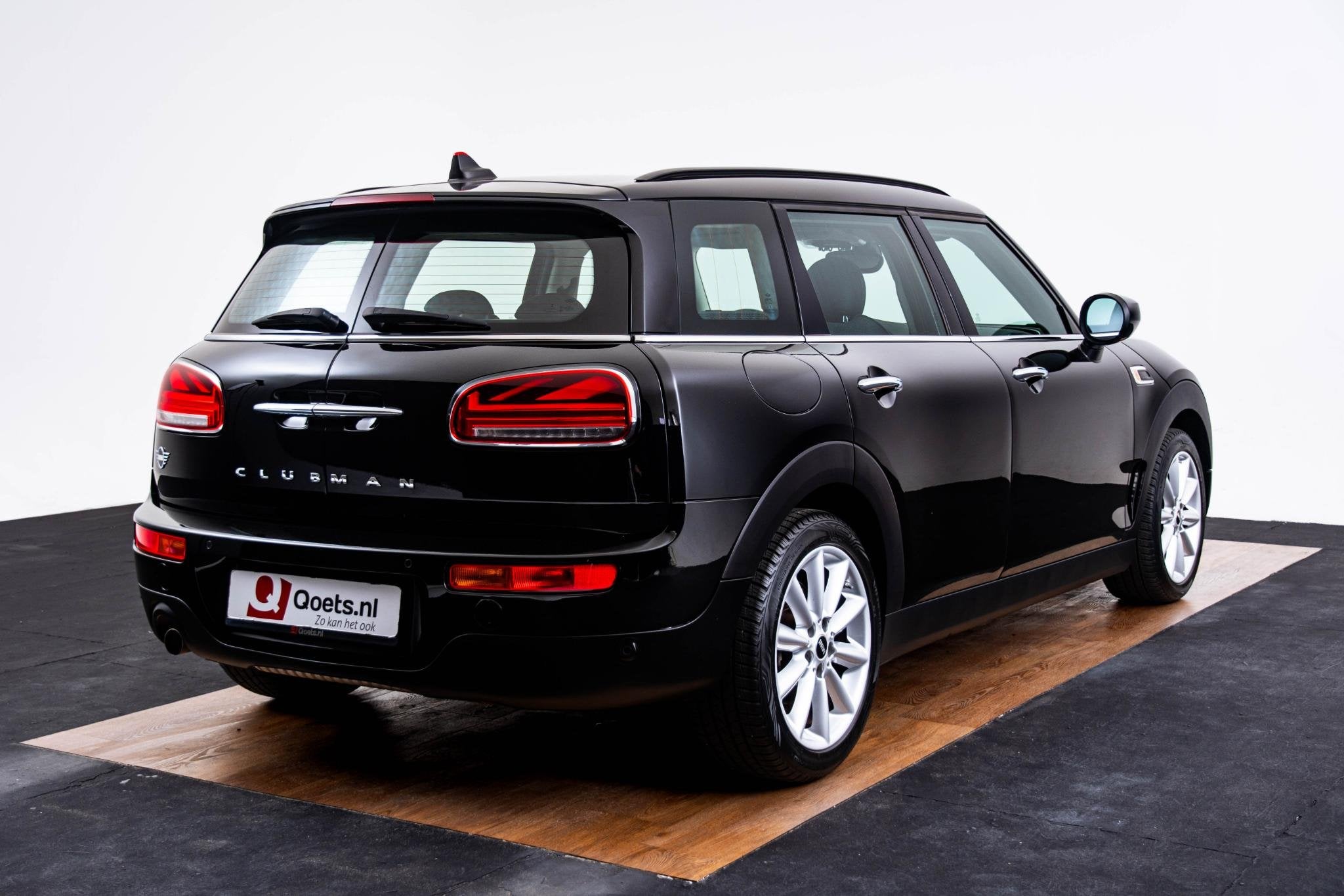 MINI Clubman 1.5 One Classic LED koplampen - PDC - Navigatie, 12 maanden, Gebruikt, Leder en Stof, Zwart