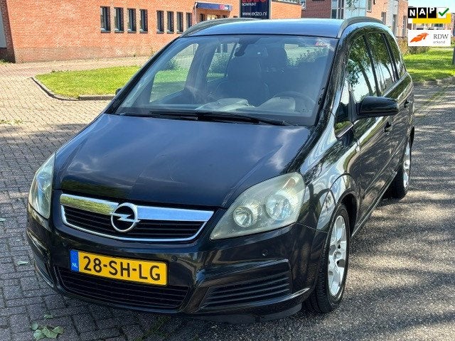 Opel Zafira 2.2 Cosmo 7-PS Airco Elec pakket Audio-CD/Navi L, Voorwielaandrijving, Gebruikt, Zwart, 4 cilinders