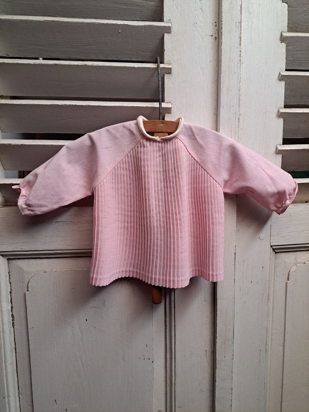 Vintage jurkje met houten Franse hanger brocant, Ophalen of Verzenden, X, X, X