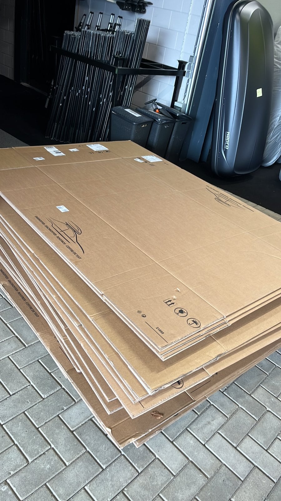 Grote dozen / grote stukken karton GRATIS, Ophalen, 100 cm of meer, Opvouwbaar, 60 cm of meer