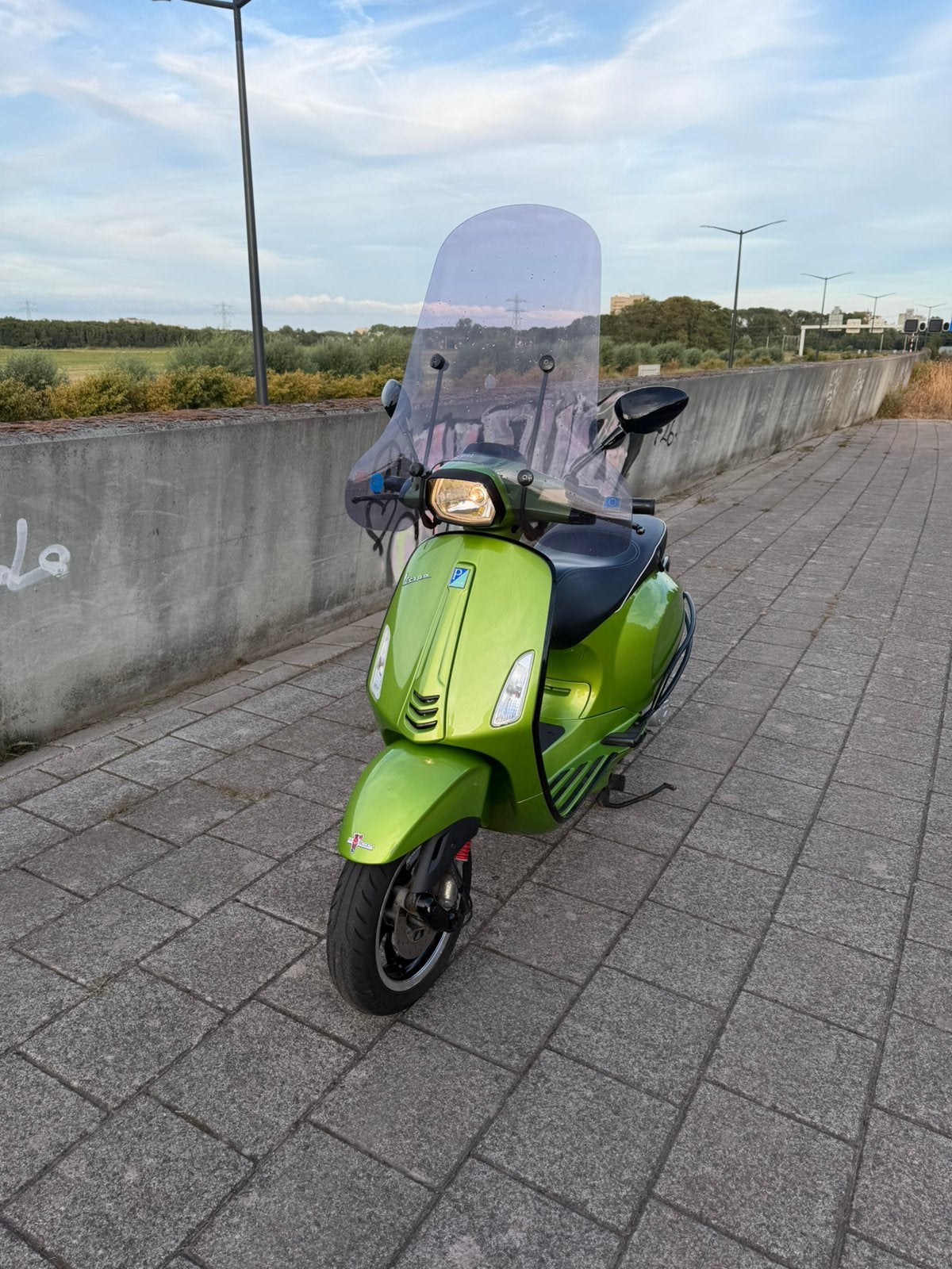 Vespa sprint 2018, zeer netjes, Fietsen en Brommers, Ophalen, Zo goed als nieuw, Benzine, Vespa
