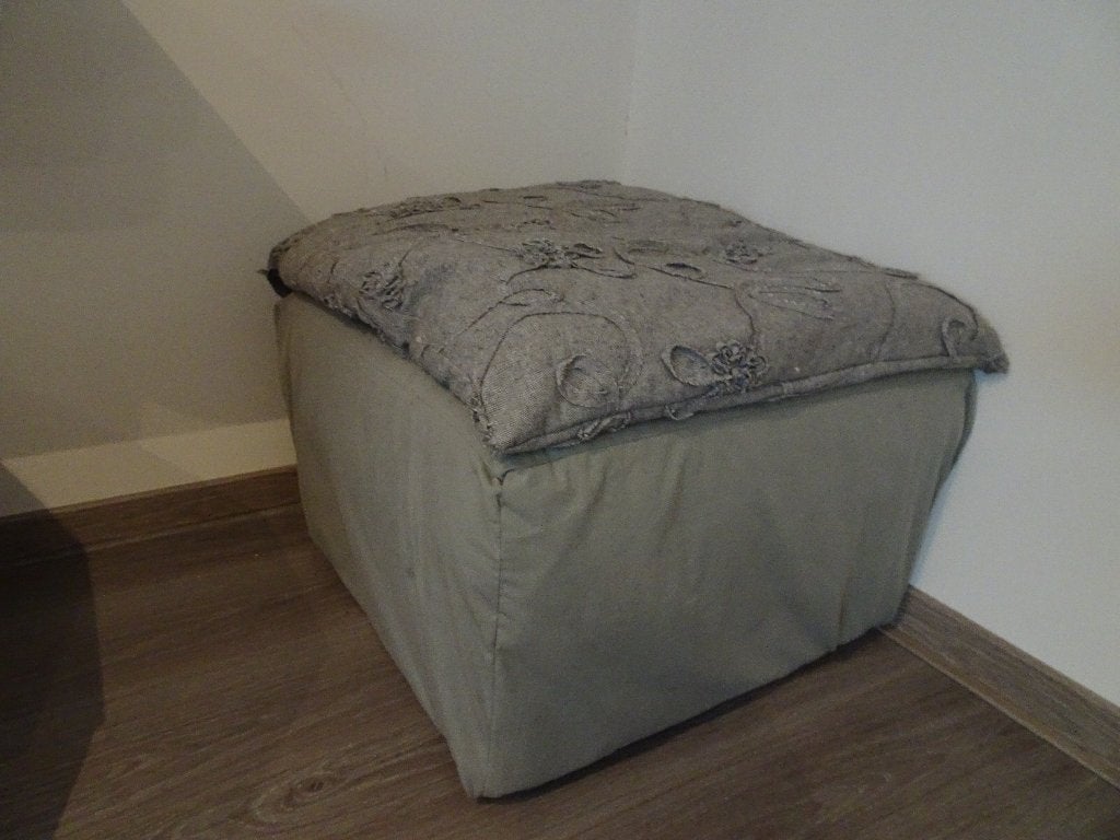 Grote Grijze Poef 60x60x35 cm Shabby Chic Hoes + Woonkussen, Ophalen, Hout, Gebruikt, 50 tot 75 cm