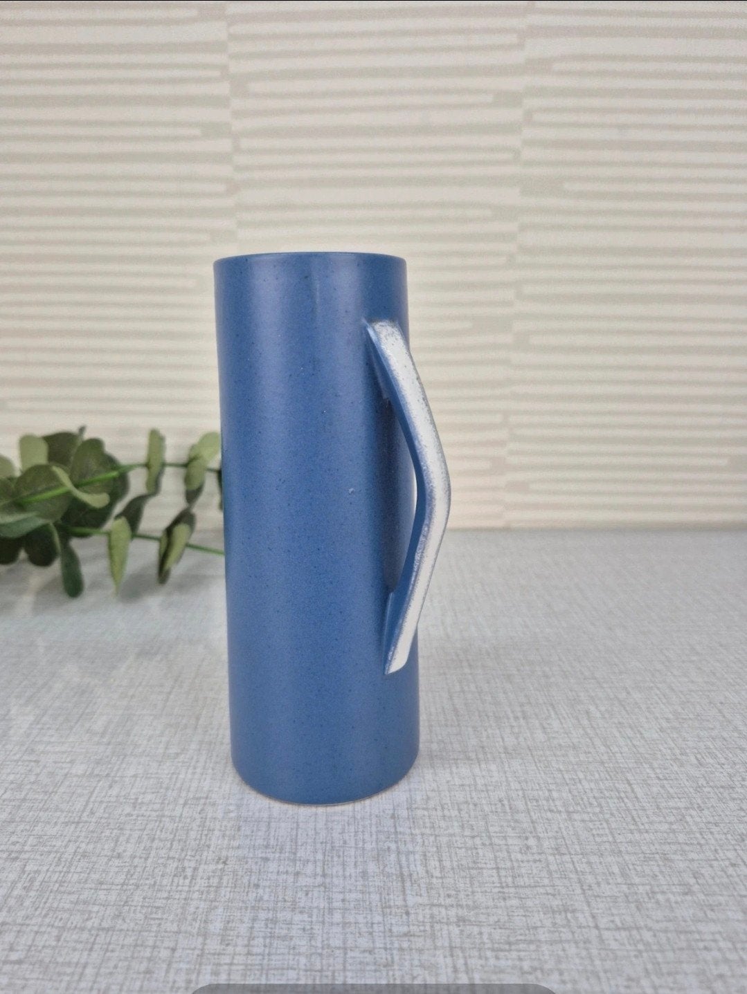 Vintage blauw met witte vaas. Genummerd 4767., Ophalen of Verzenden