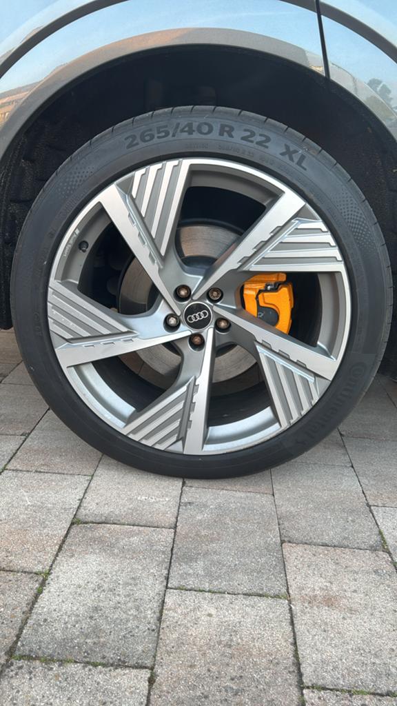 Originele 22 inch Audi E-Tron velgen met Continental banden, Ophalen, Gebruikt, 265 mm, Banden en Velgen