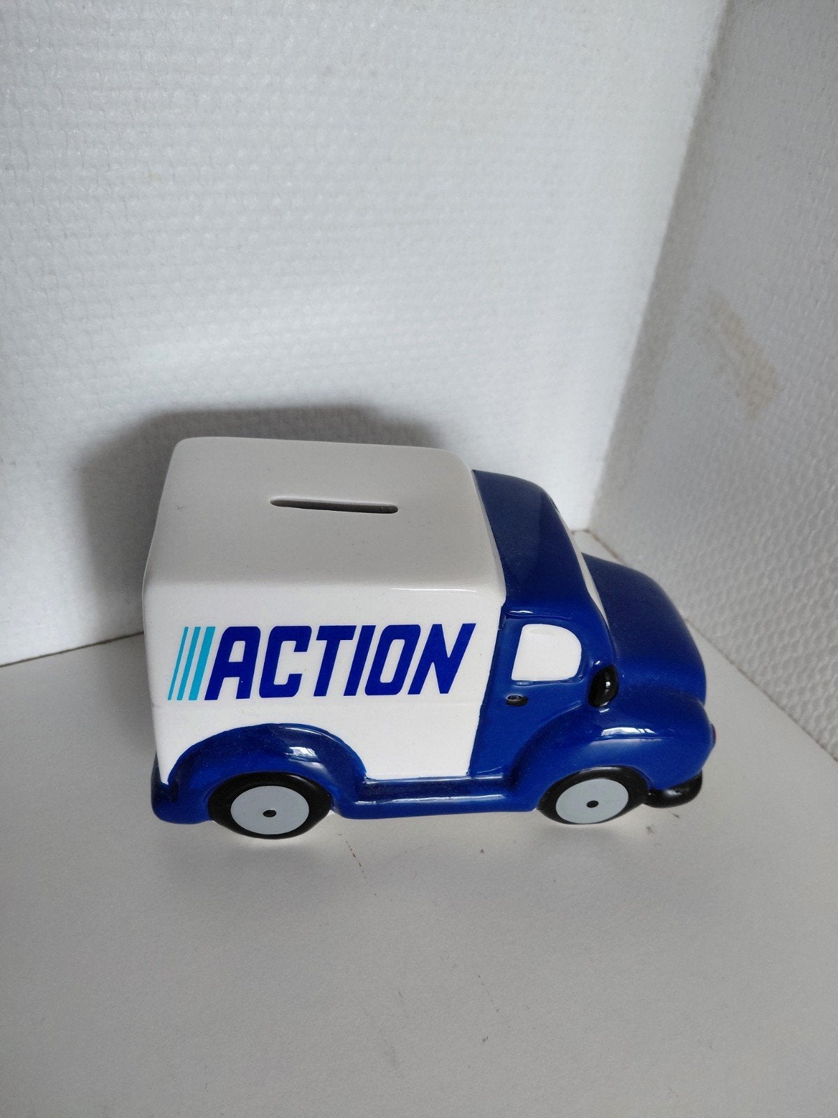 Action Spaarpot Kerstpakket, Ophalen of Verzenden, Zo goed als nieuw, Steen, Aardewerk of Keramiek, Vervoermiddel