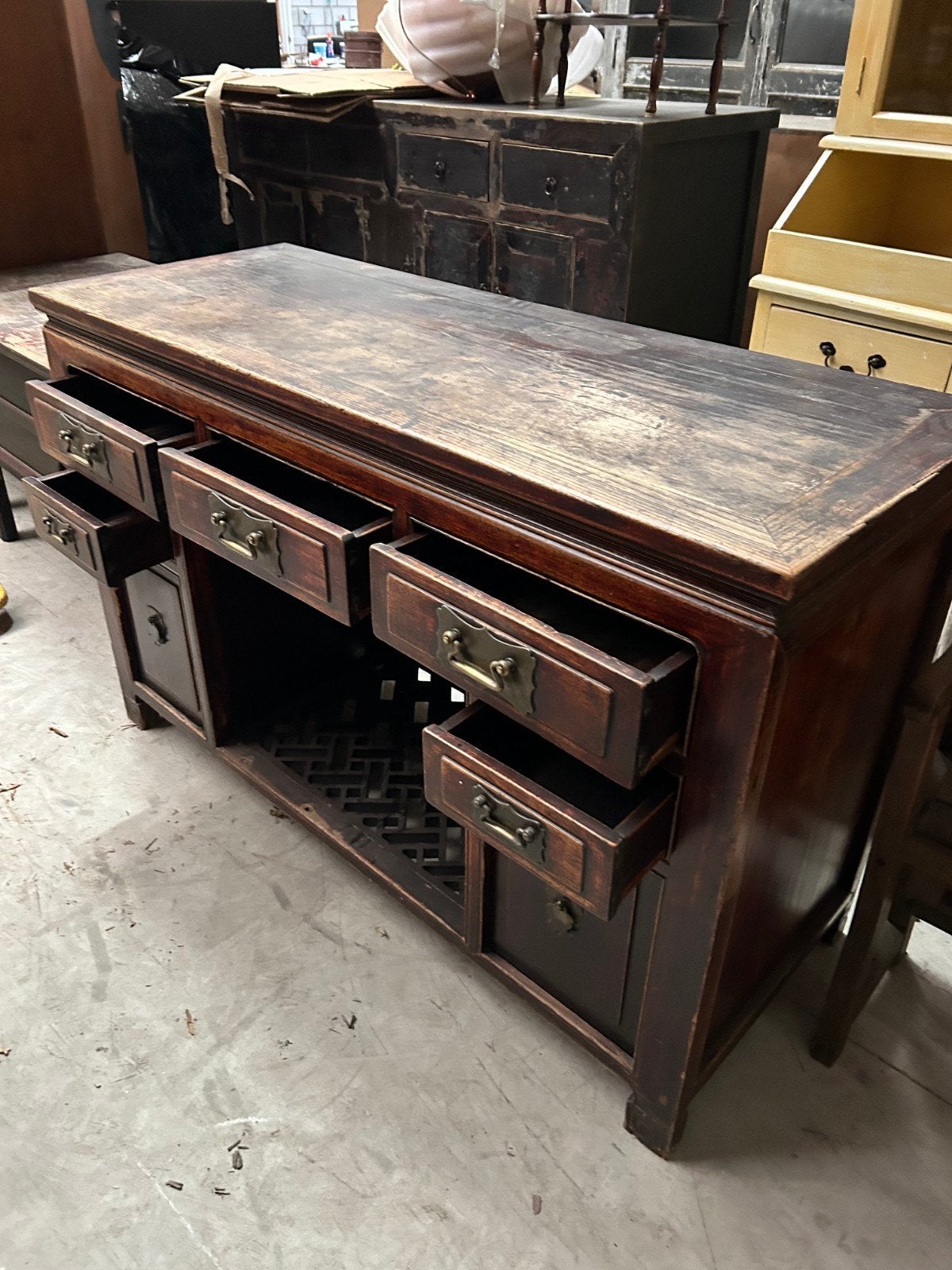 Antiek Chinees dressoir met lades en opbergruimte, Huis en Inrichting, Kasten | Dressoirs, Ophalen
