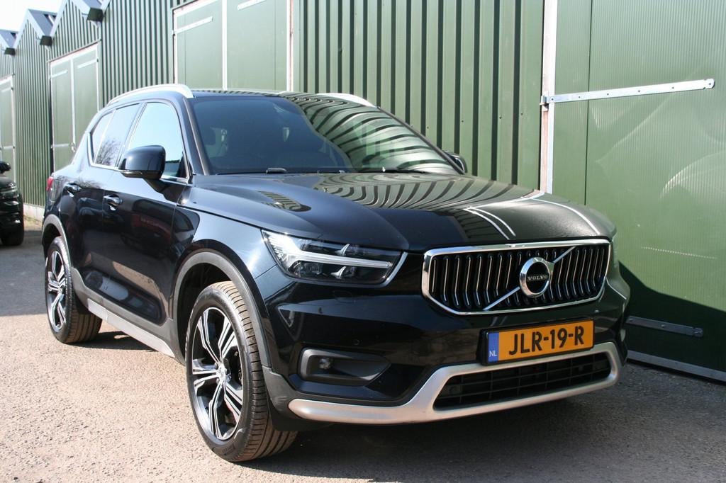 Volvo XC40 1.5 T4 Recharge Inscription Expression, SOH 88% A, Auto's, Volvo, Stof, Zwart, Bedrijf, Hybride Elektrisch/Benzine