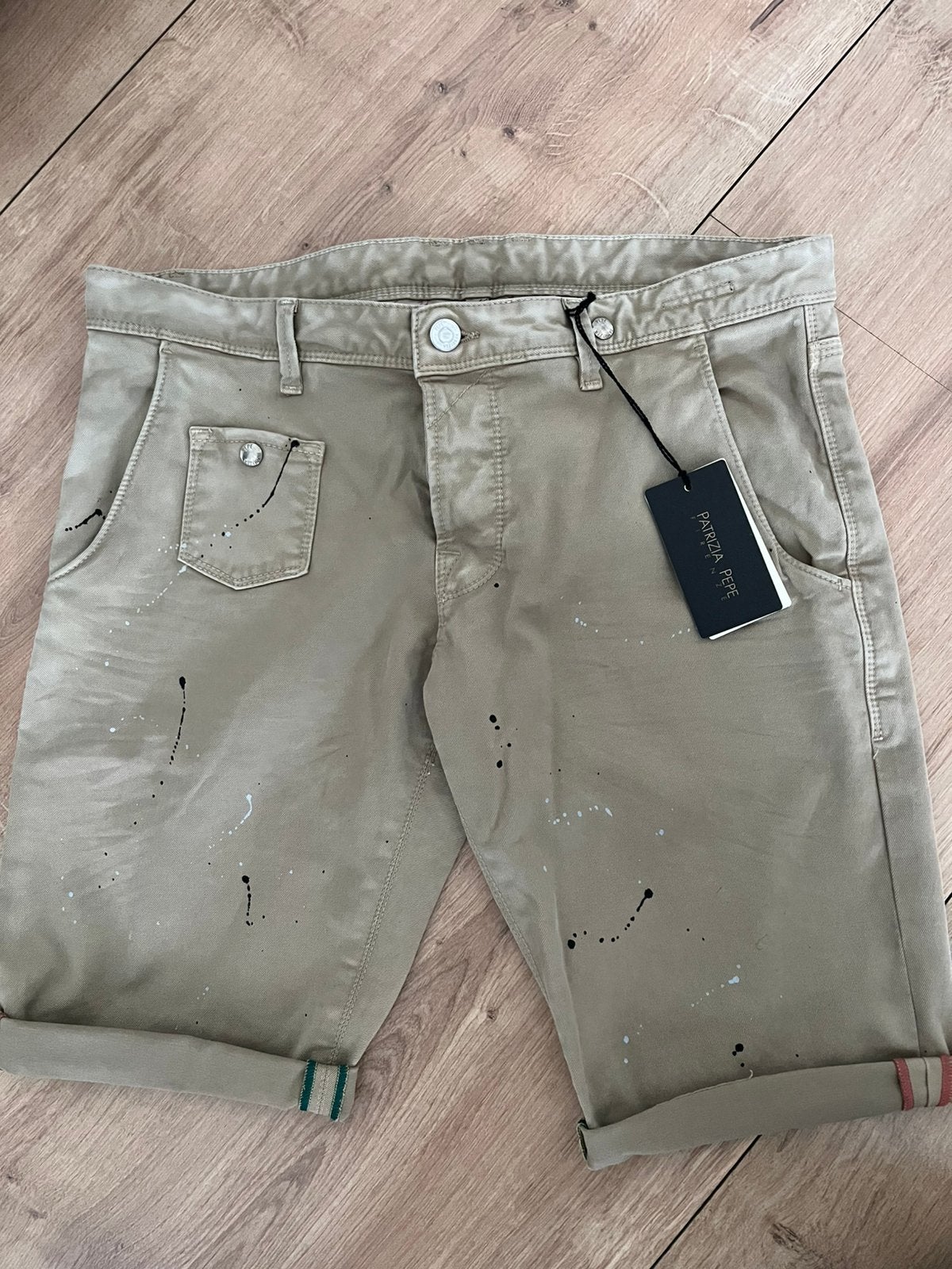 Nieuw korte broek Patrizia Pepe maat M, Kleding | Heren, Ophalen of Verzenden, Maat 48/50 (M), Beige