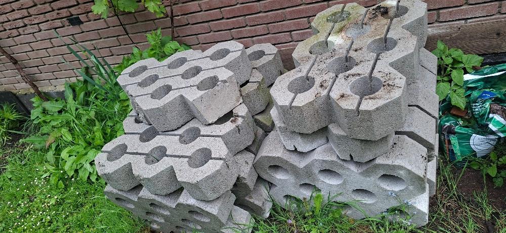 Gratis nieuwe grasbeton stenen, graskeien 60x40x12, 15 stuks, Tuin en Terras, Tegels en Klinkers, Ophalen, Klinkers, Nieuw, Minder dan 5 m²