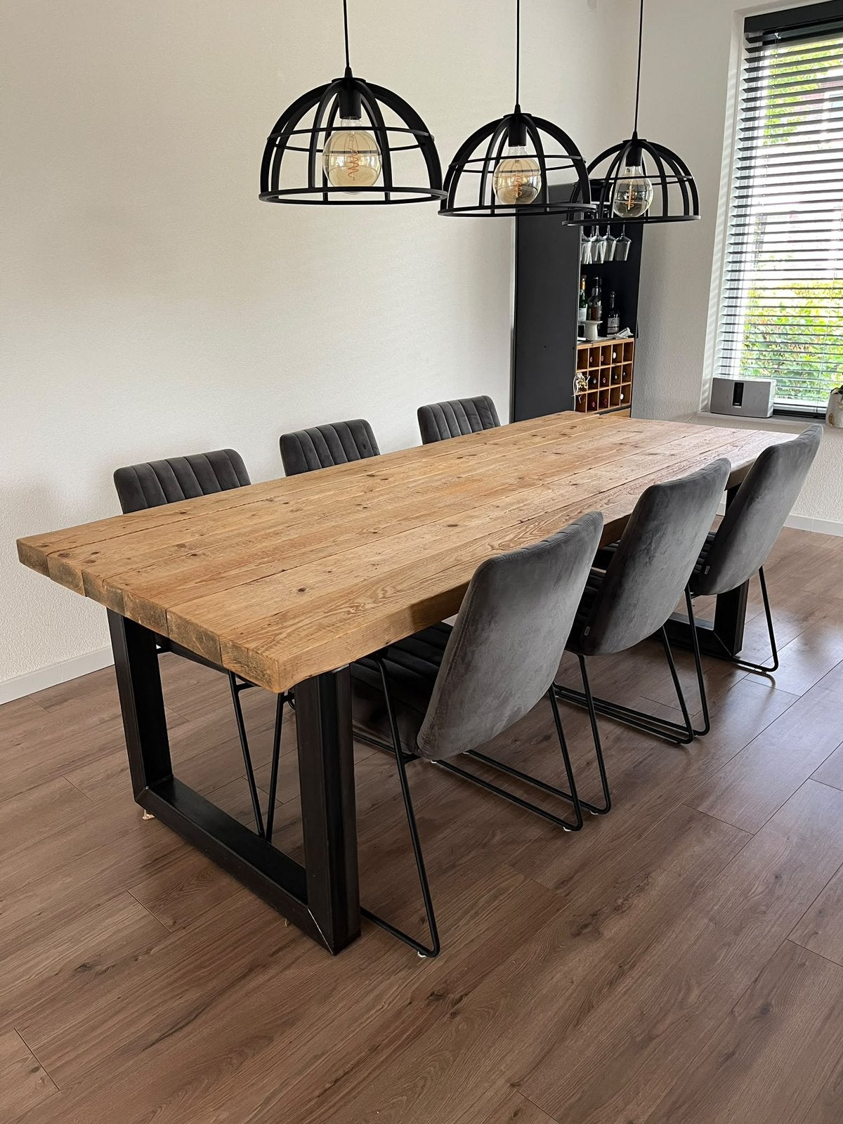 Robuuste houten tafel met stalen onderstel, Ophalen, 200 cm of meer, 50 tot 100 cm, Zo goed als nieuw