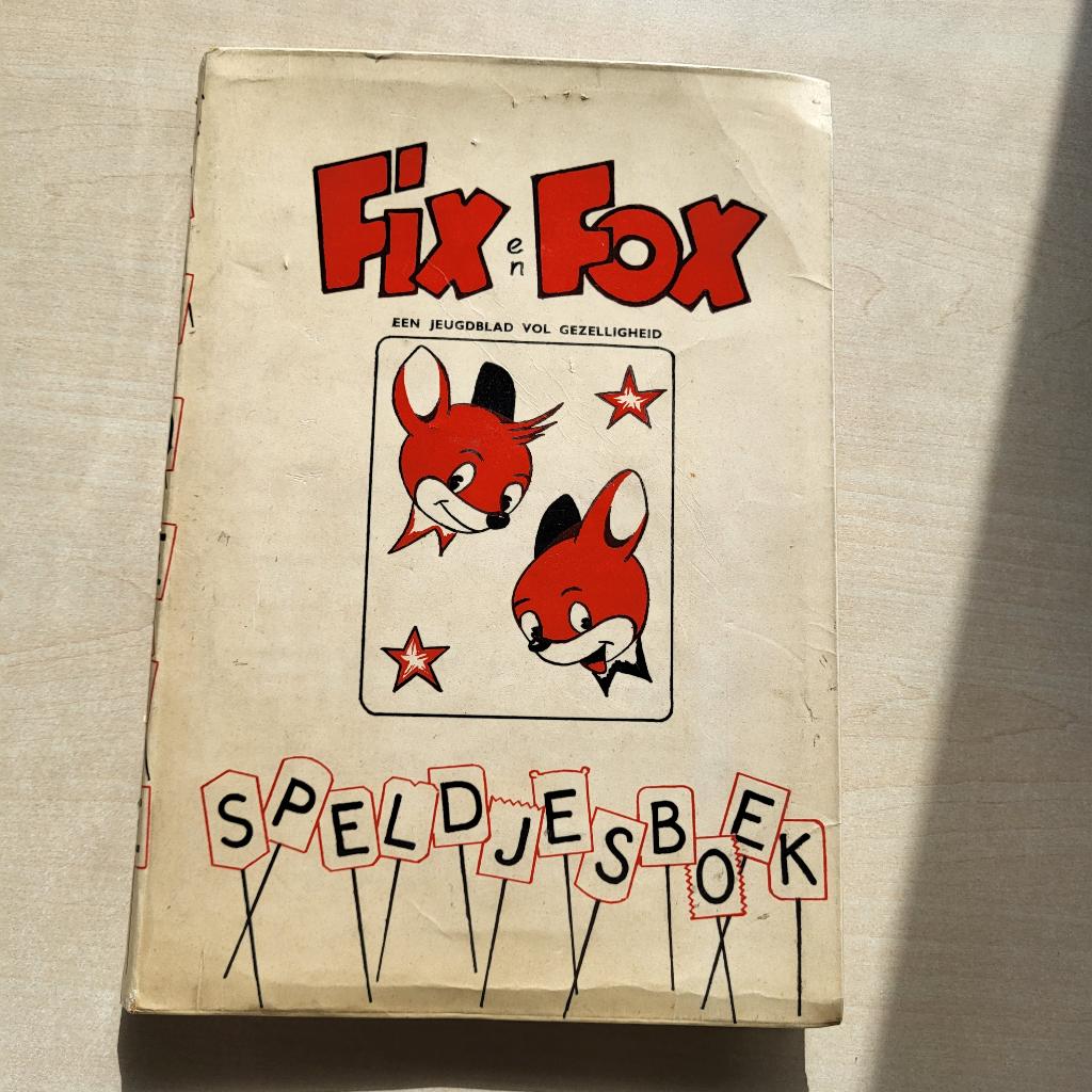Televisier Fix en Fox speldjes album EVA Leiden, Verzamelen, Speldjes, Pins en Buttons, Figuurtje, Gebruikt, Verzenden, Postbus 2, Leiden