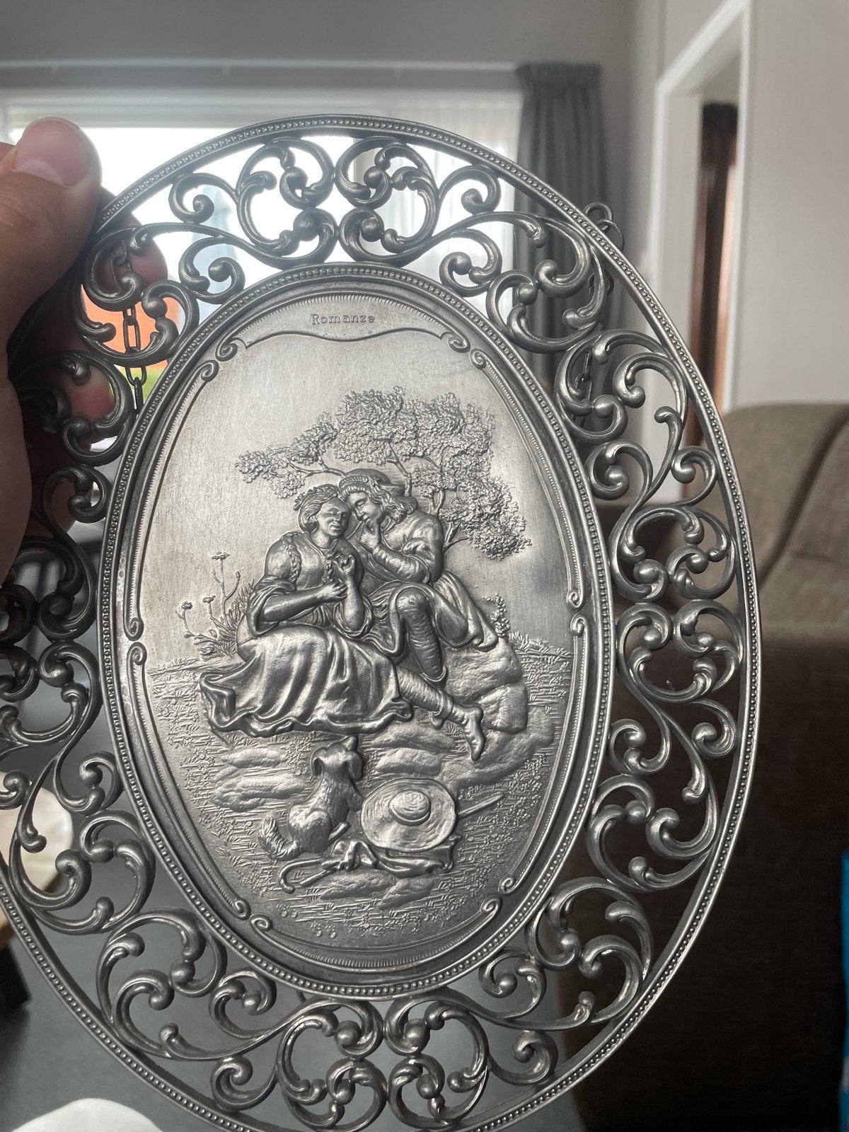 Antiek tinnen wandbord 'Romanze' - SKS Zinn 95%, Antiek en Kunst, Antiek | Tin, Ophalen of Verzenden