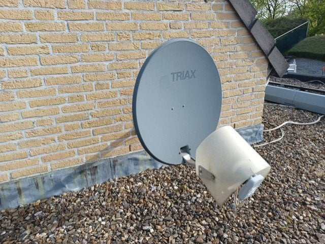 TRIAX schotelantenne 60cm, Receiver, DUO LNB, BEUGEL,KAP, Ophalen, Gebruikt, (Schotel)antenne, Overige merken