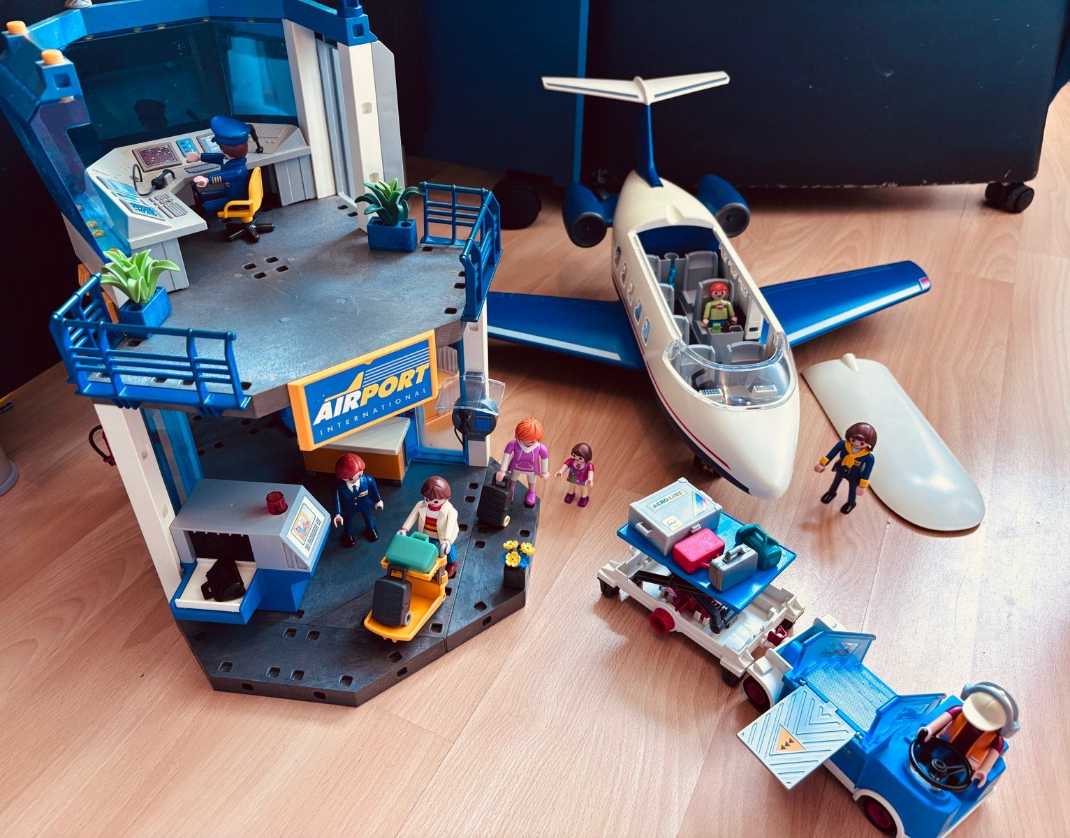 PLAYMOBIL Airport International met vliegtuig en figuren, Ophalen, Gebruikt, Jongen of Meisje