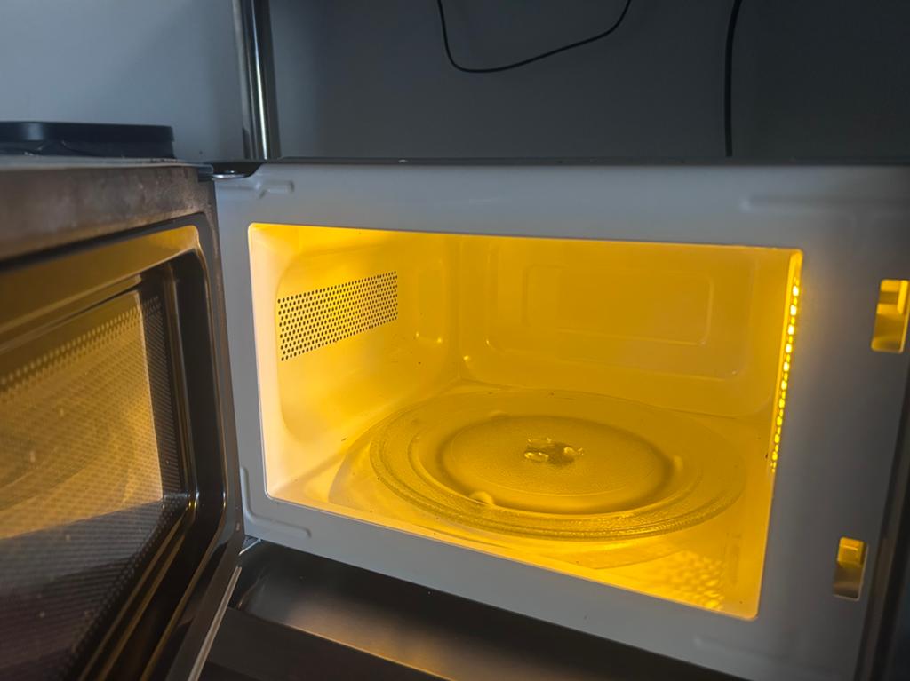 Silvercrest 700watt magnetron, Witgoed en Apparatuur, Magnetrons, Zo goed als nieuw, Vrijstaand, Magnetron, Draaiplateau, Ophalen