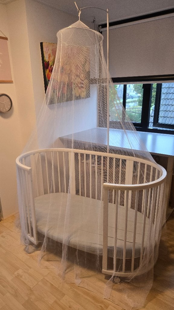 Stokke Sleepi V3 wit compleet: mini + peuter bed, Ophalen, Zo goed als nieuw, Ledikant