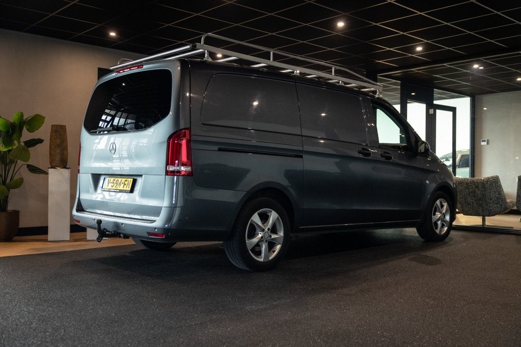 Mercedes-Benz Vito 114 CDI Lang | LED | Camera | Imperiaal |, Gebruikt, 4 cilinders, Bedrijf, Zilver of Grijs