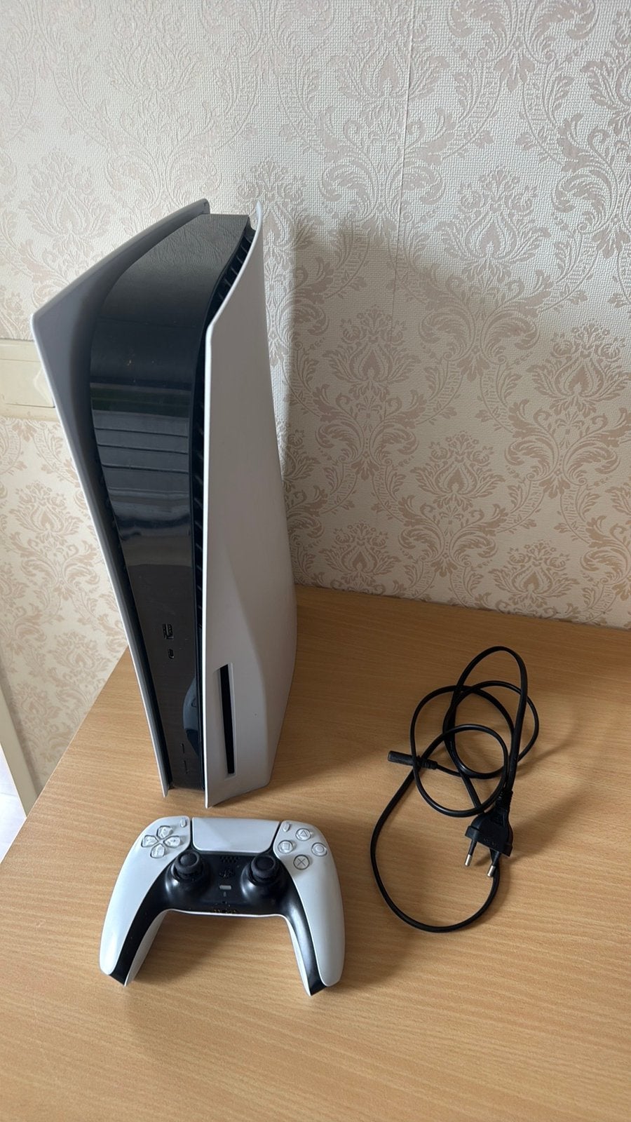 Playstation 5 disc + 1 controller + kabels + GTA V ps5, Spelcomputers en Games, Spelcomputers | Sony PlayStation 5, Ophalen, N
