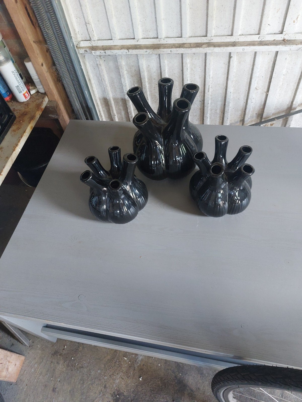 drie geglazuurde vazen zwart een grote twee kleine vazen, Ophalen, Nieuw, Zwart, Steen/keramiek