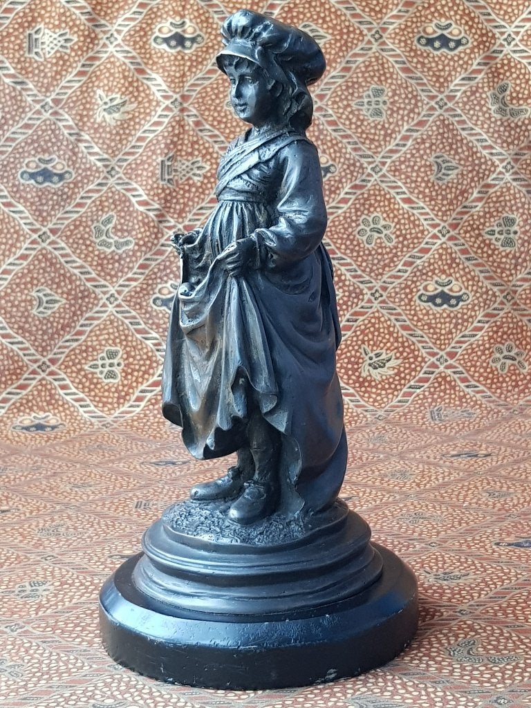Prachtig antiek brons beeldje uit Engeland van een meisje., Ophalen of Verzenden, Brons