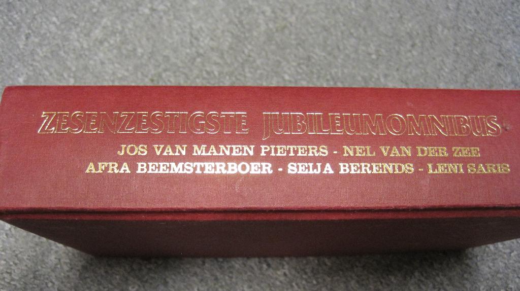 Zesenzestigste jubileum omnibus, vijf boeken in deze omnibus, Boeken, Diverse auteurs, Ophalen of Verzenden, Zo goed als nieuw