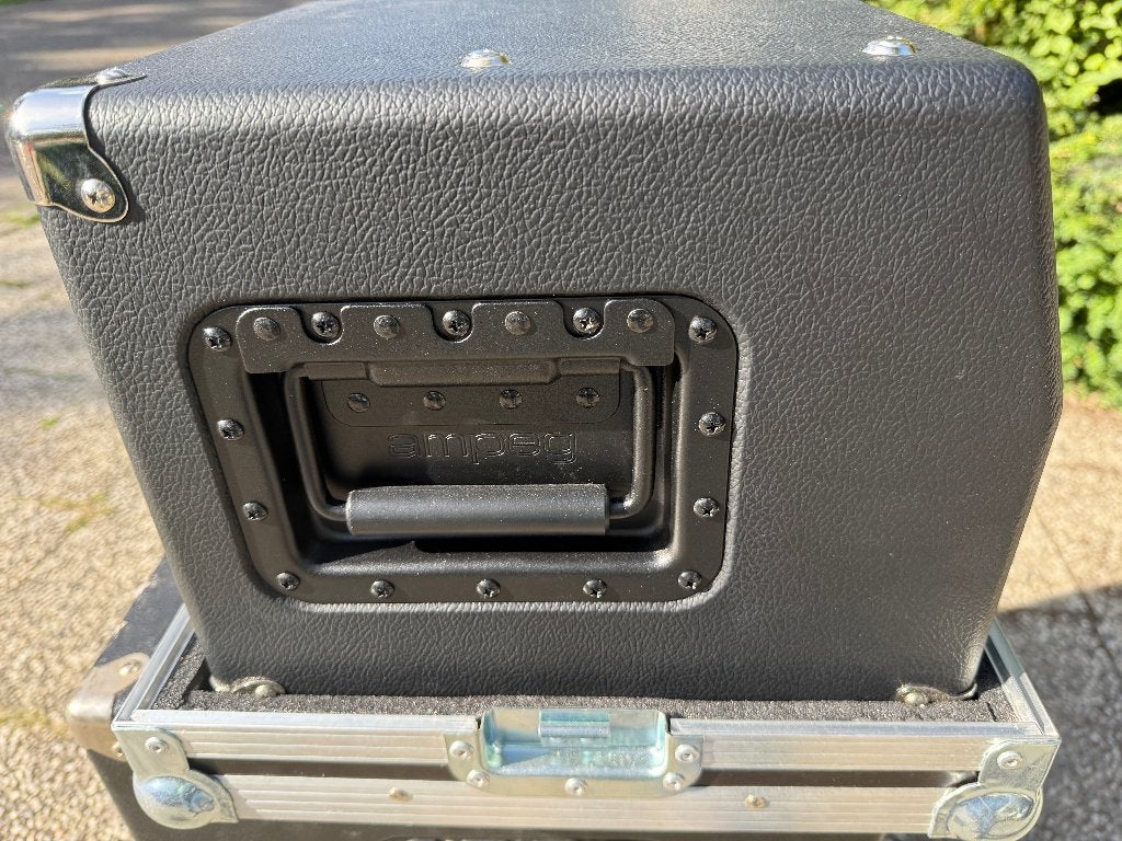 Foto 11 van ALS NIEUW: Ampeg SVT Heritage Bass Head met Flightcase