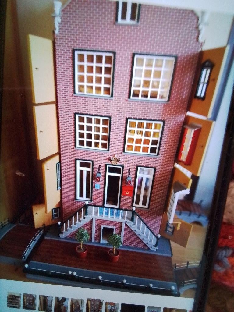 Te koop mooi grachtenpand 75 eu,Ik deel mee in t benzinegeld, Ophalen of Verzenden, Zo goed als nieuw