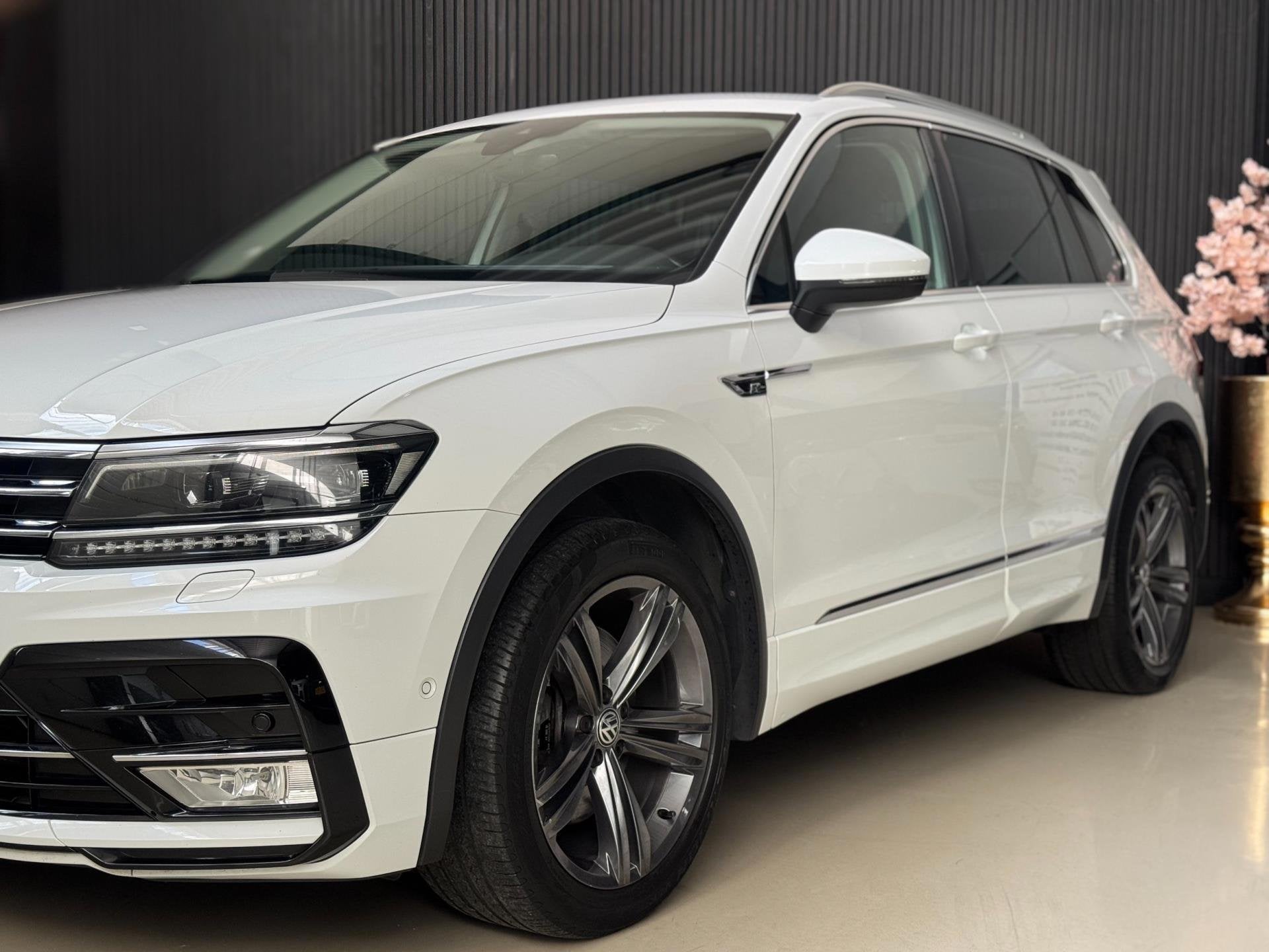 Volkswagen Tiguan 2.0 TDI 4Motion R-LINE | 190PK | VIRTUAL |, Automaat, Dealer onderhouden, Gebruikt, Automatische klimaatregeling