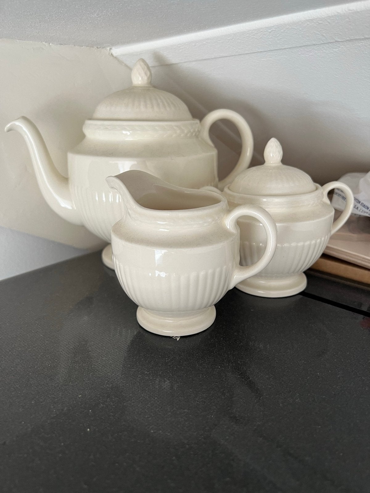 Wedgwood Edme Theeservies: Theepot, Suikerpot, Melkkan, Huis en Inrichting, Keuken | Servies, Klassiek, Ophalen of Verzenden, Zo goed als nieuw