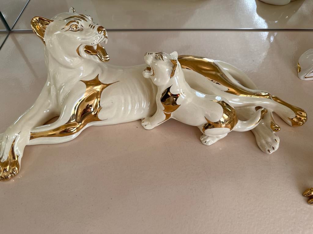 Vintage Porseleinen Tijger met Welp Beeld - Wit/Goud, Ophalen of Verzenden