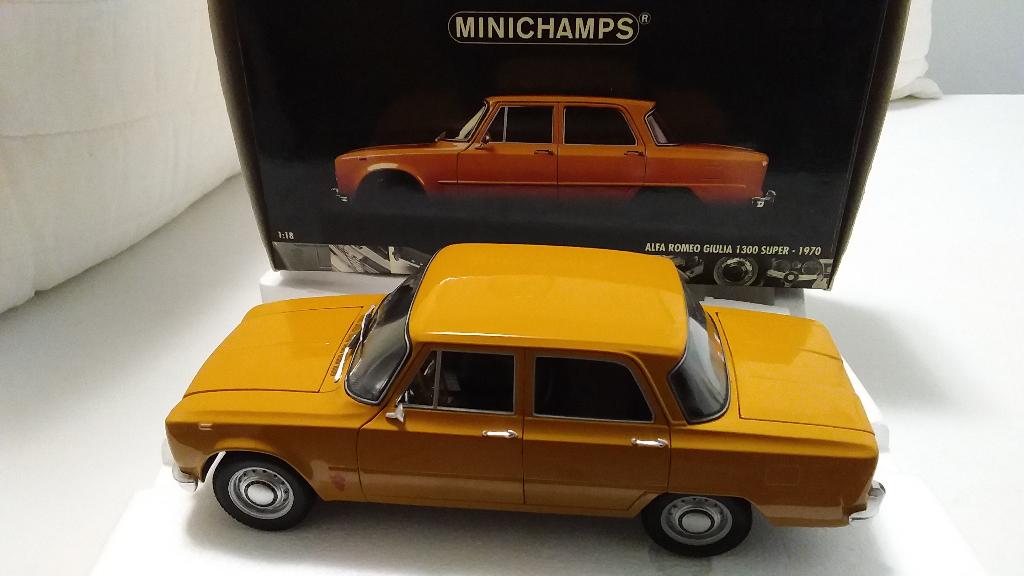 1/18 Alfa Romeo Giulia 1300 Super Minichamps, Ophalen of Verzenden, Nieuw, Auto, MiniChamps