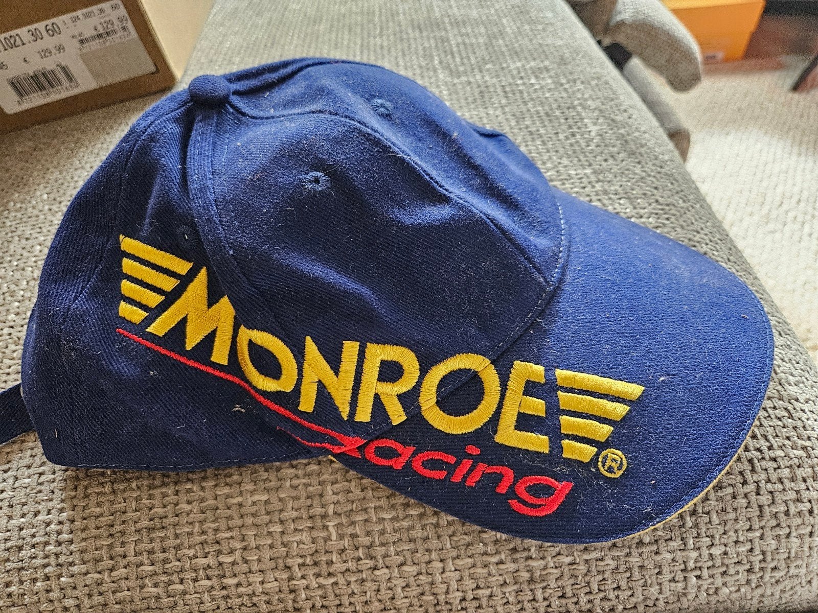 F1 Monroe Racing Pet - Marineblauw & Geel - Unisex, Ophalen of Verzenden