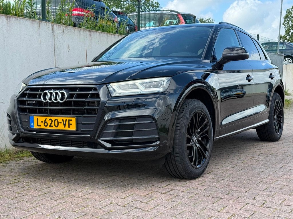Audi Q5 55 TFSI e quattro Competition/PANO/APK 07-2028/69326, Auto's, Audi, Automaat, 4 cilinders, Zwart, Plug-in hybride